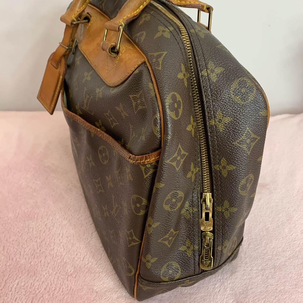 Authentic LOUIS VUITTON Deauville Monogram Handbag - Picture 4 of 13